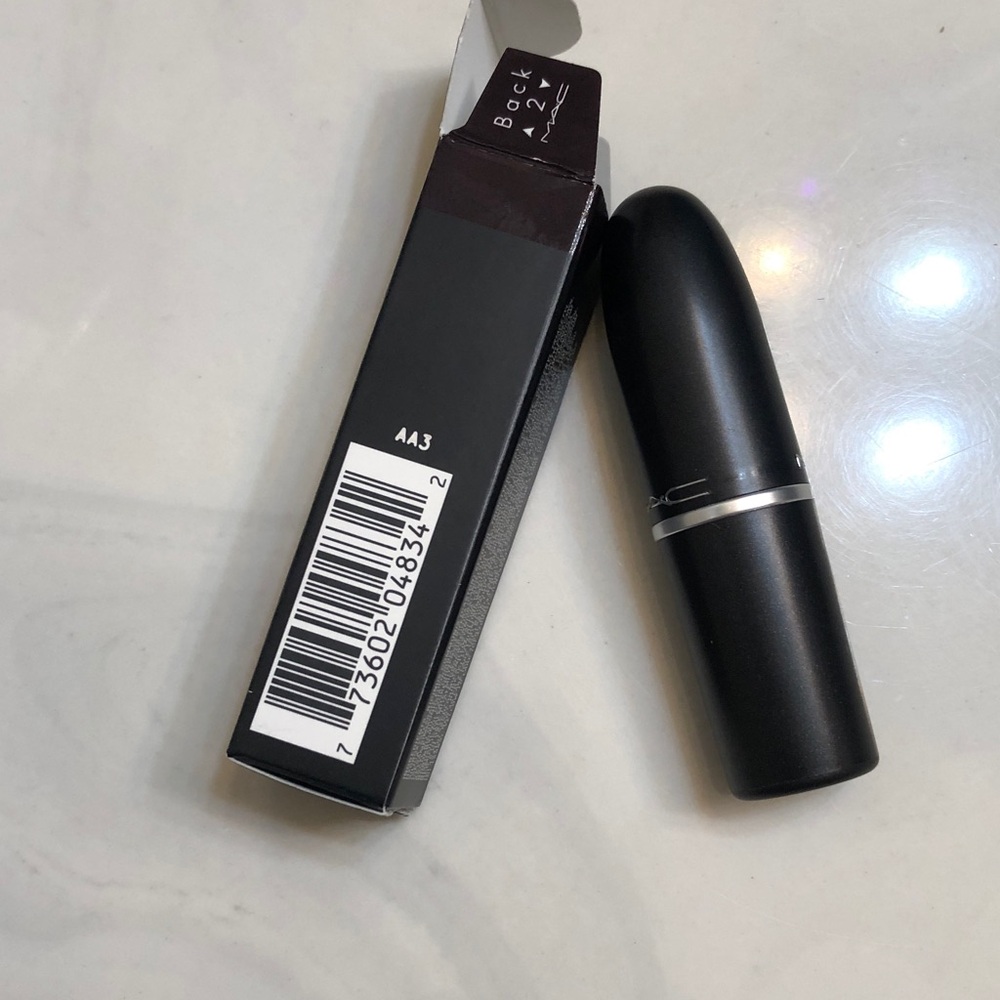 MAC Satin Lipstick Shade 805 Cyber 3g Discontinued Shade NEW With BOX - Picture 5 of 11